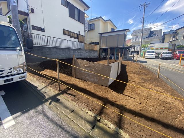 神奈川県高座郡寒川町の土留めブロック・土間・残土撤去処分後の様子です。